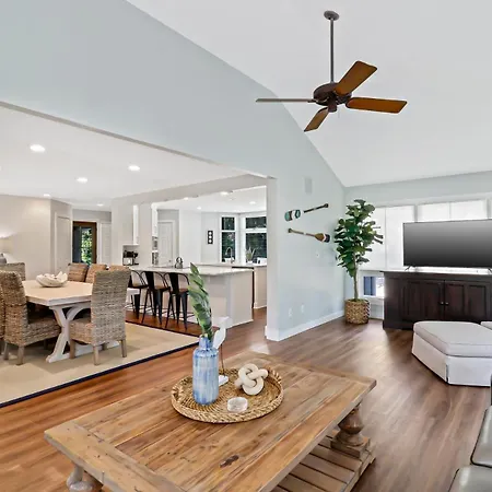 15 Sea Lane Villa
